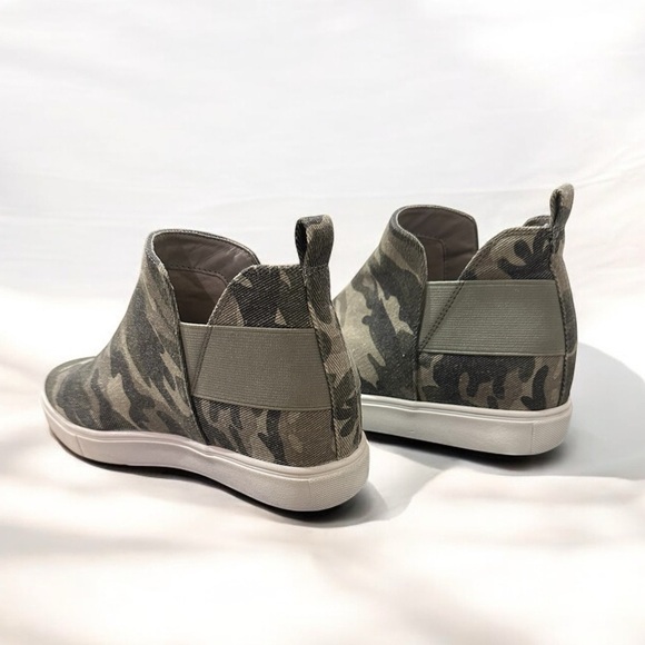 SODA Flat Women Chelsea Shoes Slip On Green Camo 8 - Picture 4 of 10